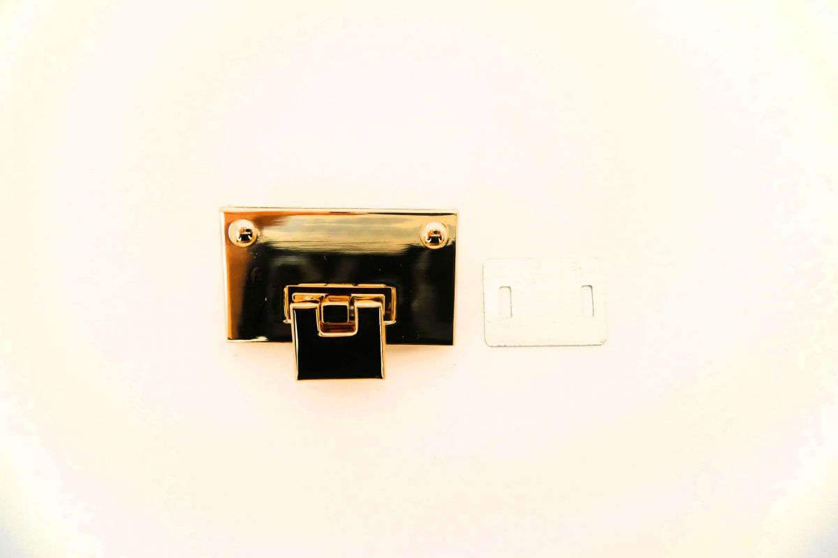 Zapięcie do torebki 50 x 28 mm - złote