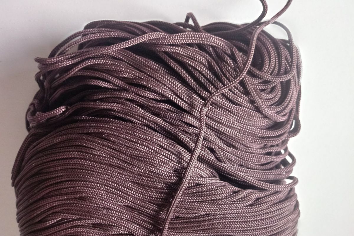 Sznurek do torebek  SWAN BLACK 500G - brązowy ( marrone 021 )