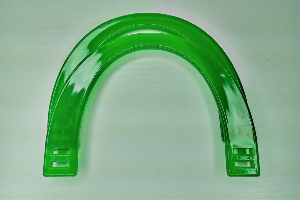 Ucha plastikowe do torebki  PÓŁKSIĘŻYCE - zielone