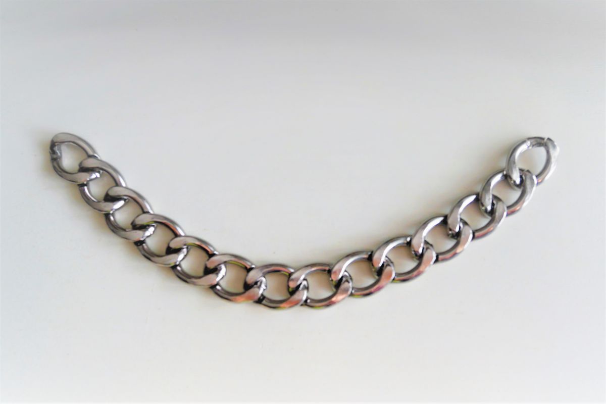 Łańcuszek aluminiowy  szerokości 20 mm  -( nikiel - 26cm)