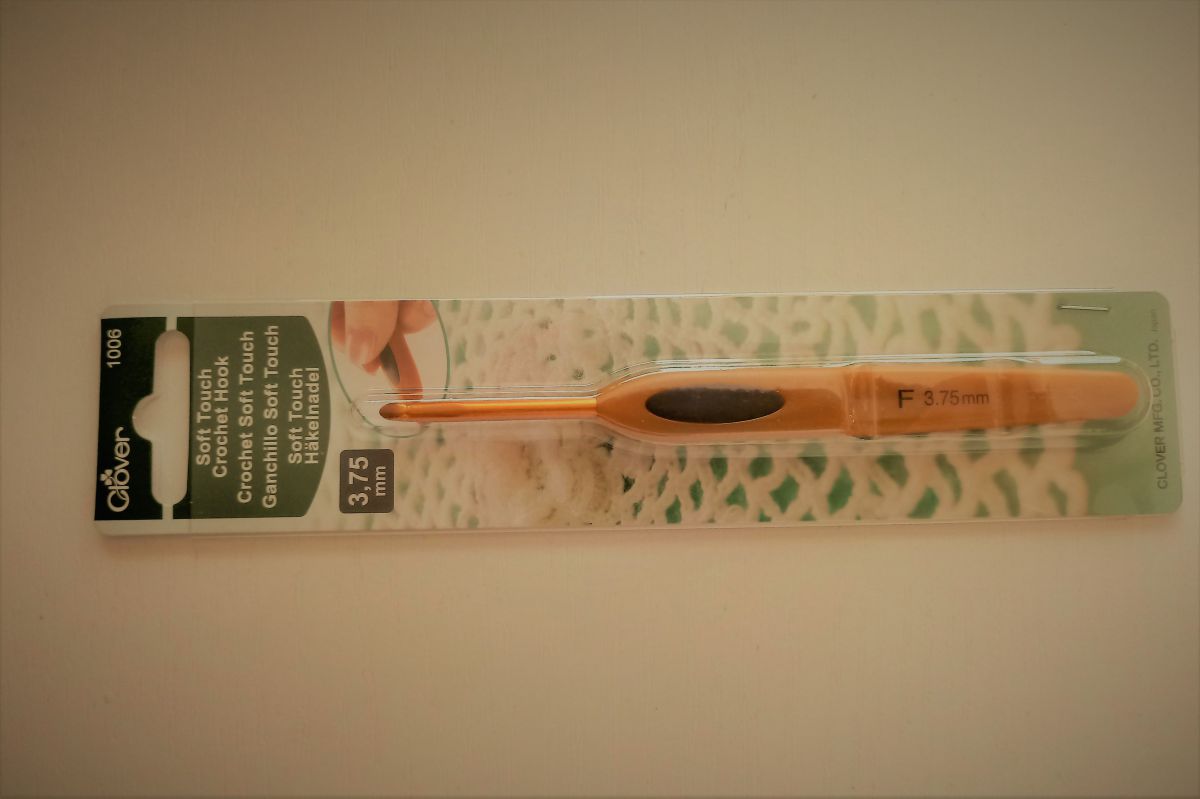 Szydełko Clover SOFT TOUCH z ergonomiczną rączką -  3,75 mm