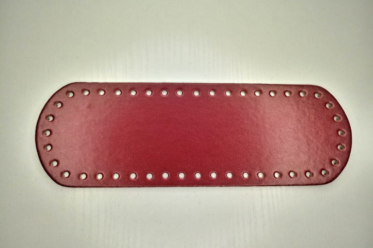 Dno do torebki z eko skóry listonoszki  czerwone 8 x 24 cm