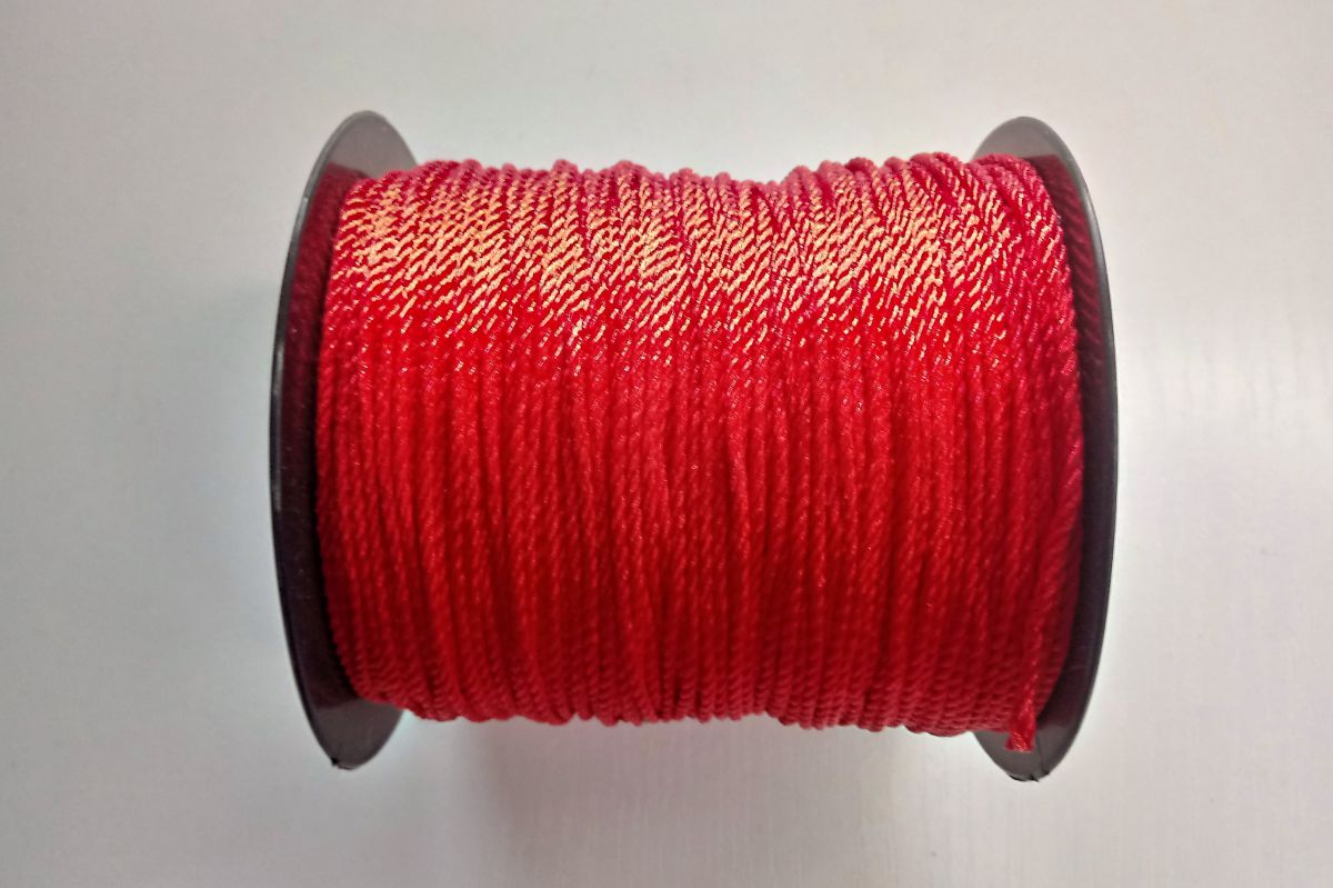 Sznurek poliestrowy Swan Twister 300g- (rosso-46)