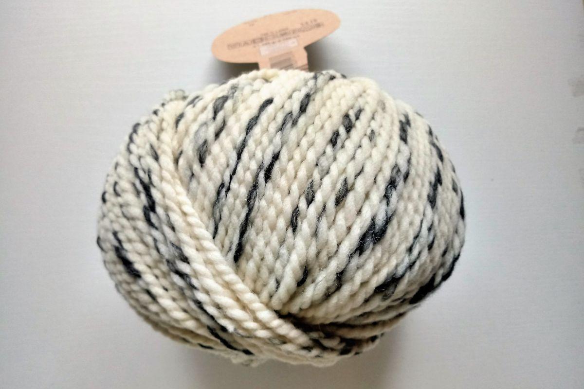 Włóczka , wełna organiczna ekologiczna -5010 - krem z szarym