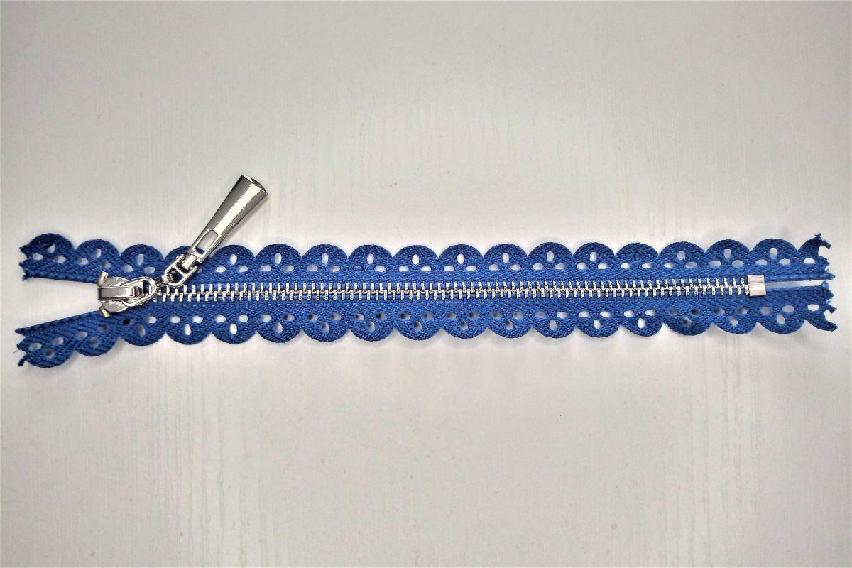 Zamek ażurowy długości 16 cm -(chabrowy)