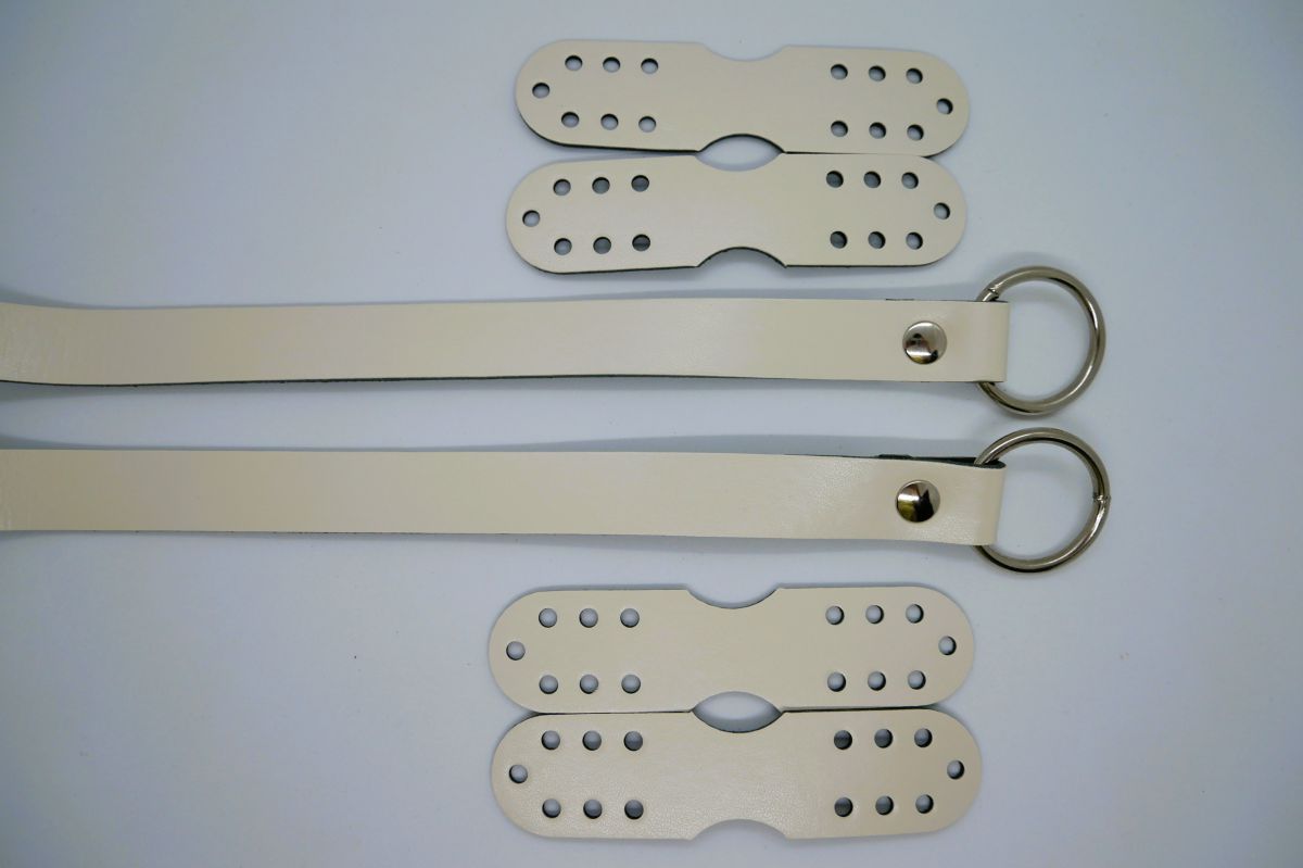 Ucha do torebki z eko-skóry z kółkami - 49 cm ( kremowe  )