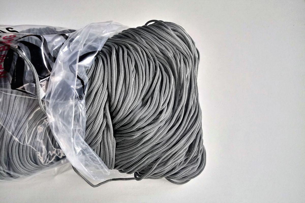 Sznurek do torebek  SWAN BLACK 500G -szary ( grigio-052)