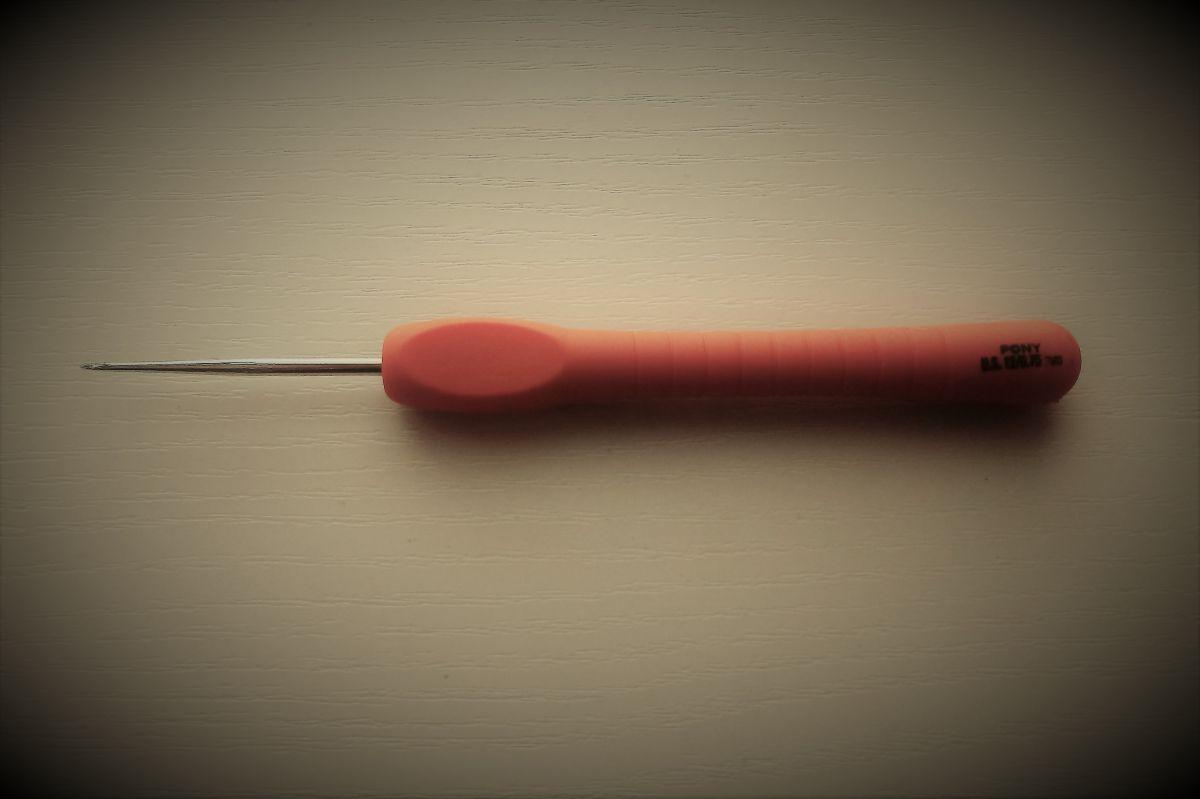 Szydełko PONY Easy Grip z ergonomiczną rączką - 0,75 mm