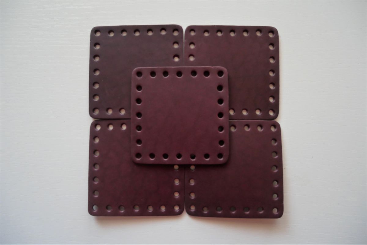 Kwadraty ze skóry naturalnej 80 X 80 mm (bordo - 5 szt.)