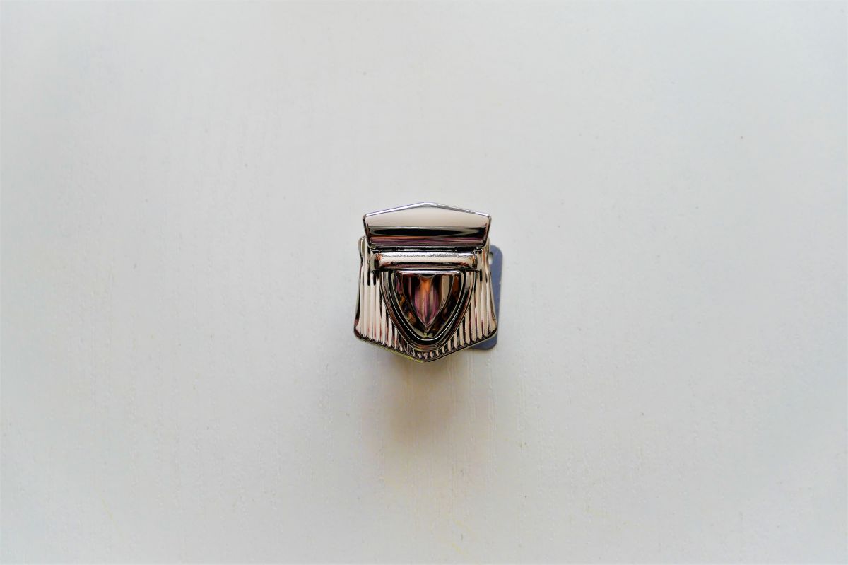 Zapięcie do torby 33 x 41 mm - (nikiel - srebrne )