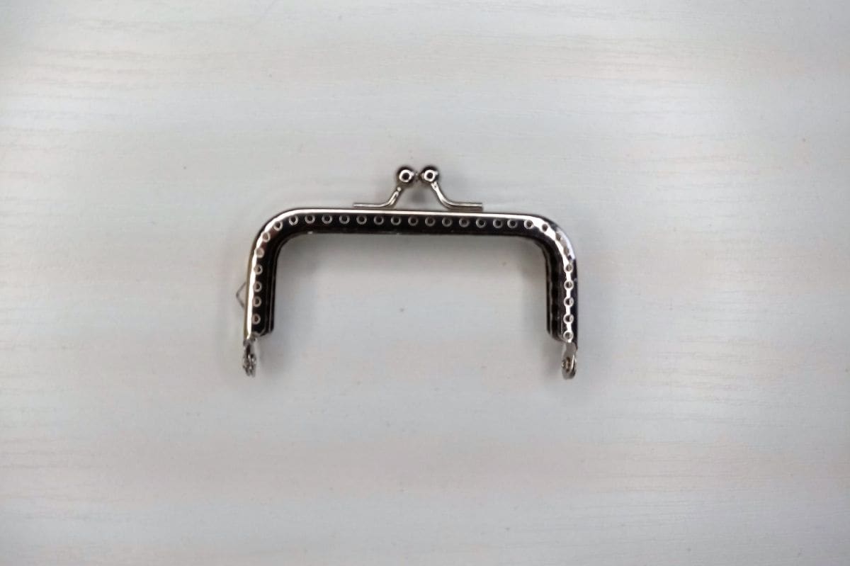Ramka metalowa , zapięcie  do portmonetki -7,5 x 8cm